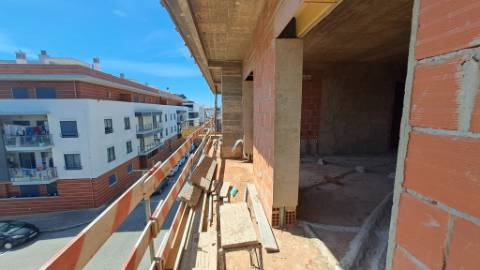 Apartamento T3, 2.º andar com vista mar e linhas modernas em Tavira