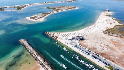 Terreno com 2407m2 com projeto aprovado para moradia térrea T3