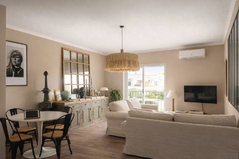 Apartamento T3 Remodelado na Urbanização do Vale Caranguejo, em Tavira!
