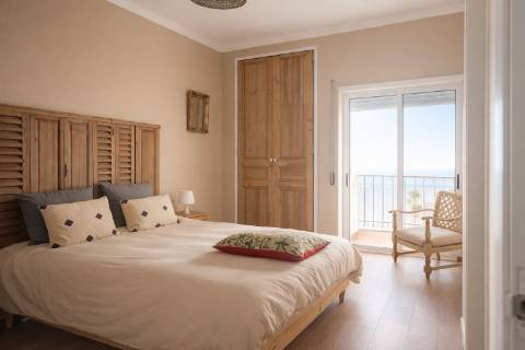Apartamento T3 Remodelado na Urbanização do Vale Caranguejo, em Tavira!
