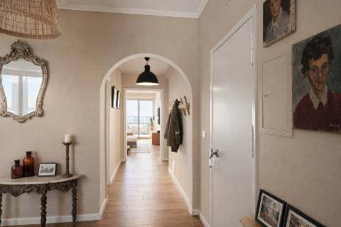 Apartamento T3 Remodelado na Urbanização do Vale Caranguejo, em Tavira!
