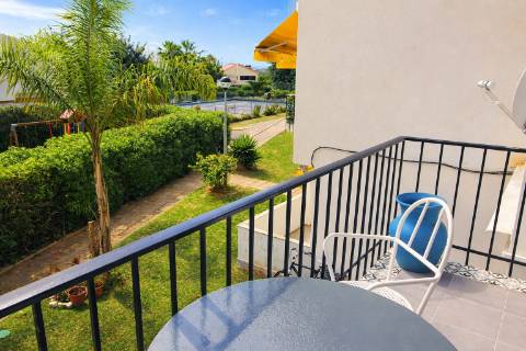 Apartamento T3 Remodelado na Urbanização do Vale Caranguejo, em Tavira!
