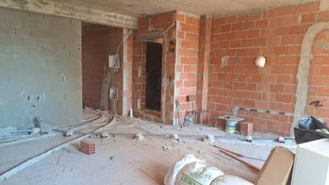 Apartamento T2, r/c elevado com linhas direitas em Tavira