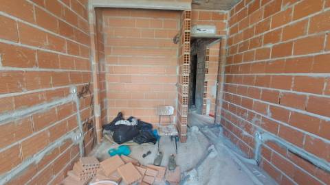 Apartamento T2, r/c elevado com linhas direitas em Tavira