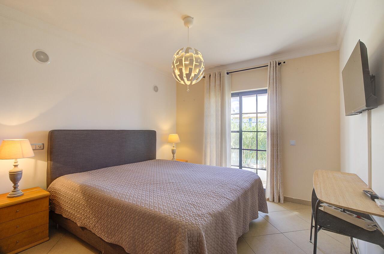 Moradia de Prestígio T4+1 com Piscina Aquecida e Vista Mar - Vila Nova de Cacela