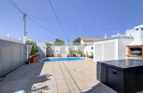 Moradia de Prestígio T4+1 com Piscina Aquecida e Vista Mar - Vila Nova de Cacela