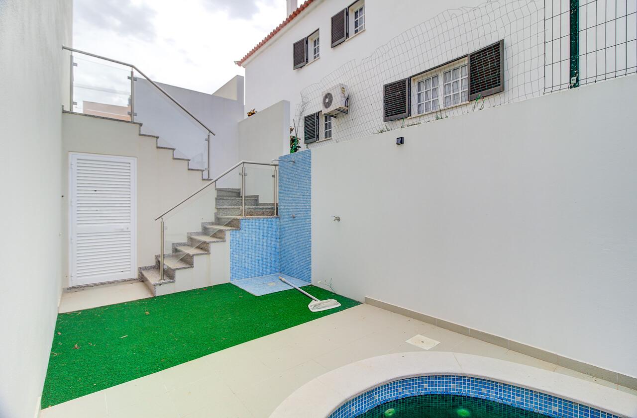 Deslumbrante moradia T3 nova a estrear com piscina, em Altura