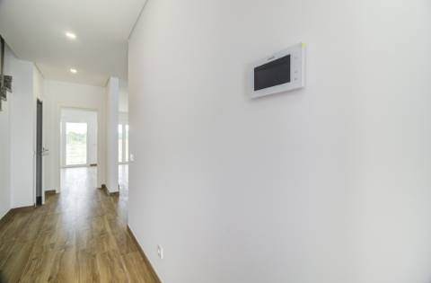 Deslumbrante moradia T3 nova a estrear com piscina, em Altura