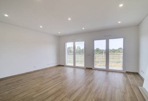 Deslumbrante moradia T3 nova a estrear com piscina, em Altura