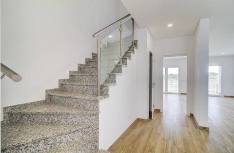 Deslumbrante moradia T3 nova a estrear com piscina, em Altura