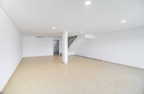 Deslumbrante moradia T3 nova a estrear com piscina, em Altura