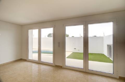 Deslumbrante moradia T3 nova a estrear com piscina, em Altura