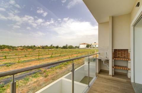 Deslumbrante moradia T3 nova a estrear com piscina, em Altura