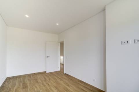 Deslumbrante moradia T3 nova a estrear com piscina, em Altura