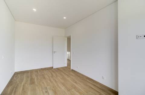 Deslumbrante moradia T3 nova a estrear com piscina, em Altura