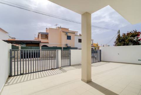 Deslumbrante moradia T3 nova a estrear com piscina, em Altura