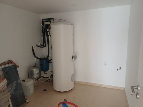 Moradia T3 moderna e luminosa, nova a estrear, localizada em Altura