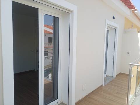 Moradia T3 moderna e luminosa, nova a estrear, localizada em Altura