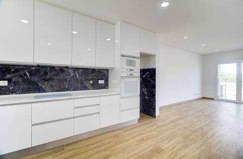 Moradia T3 moderna e luminosa, nova a estrear, localizada em Altura