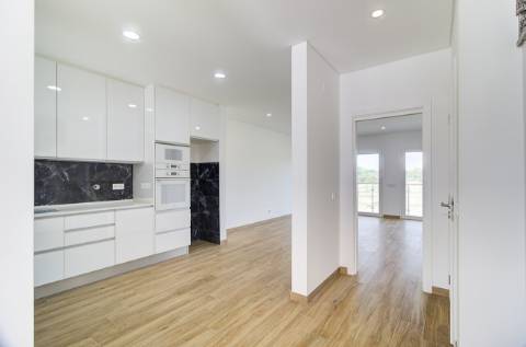 Moradia T3 moderna e luminosa, nova a estrear, localizada em Altura