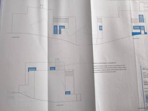 TERRENO URBANO COM 118 M² COM PROJECTO APROVADO PARA CONSTRUÇÃO DE MORADIA T2 NO CENTRO DA JUNQUEIRA - CASTRO MARIM - ALGARVE
