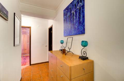 Apartamento T2 com vistas panorâmicas sobre o rio e o oceano