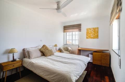 Apartamento T2 com vistas panorâmicas sobre o rio e o oceano