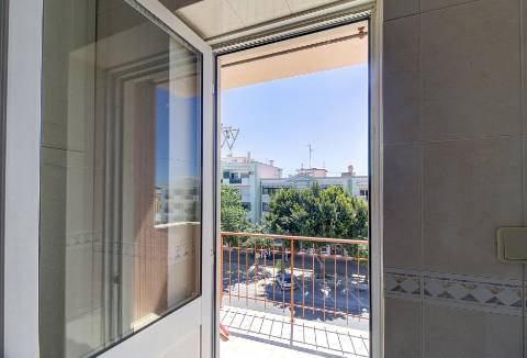 Apartamento T3 | 3.º Andar | Sul/Nascente | Vila Real de Santo António