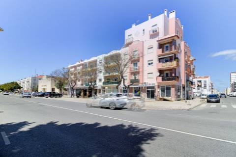 Apartamento T3 | 3.º Andar | Sul/Nascente | Vila Real de Santo António