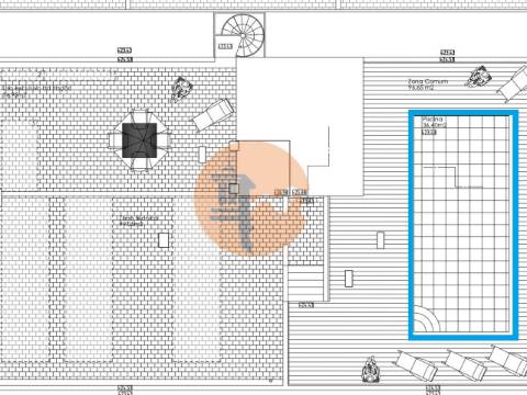 Apartamento T1 em Olhão, com terraço privativo e piscina.