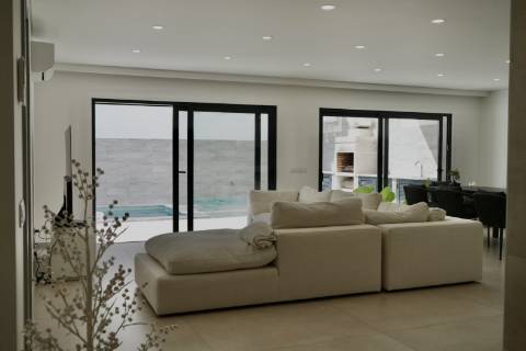Moradia de Luxo Isolada em Condomínio T3+2 - Manta Rota