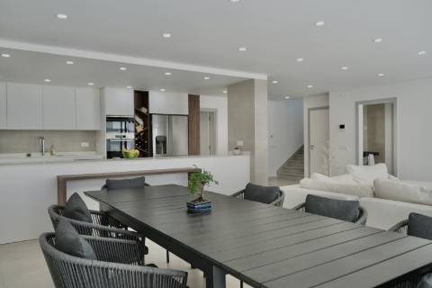 Moradia de Luxo Isolada em Condomínio T3+2 - Manta Rota