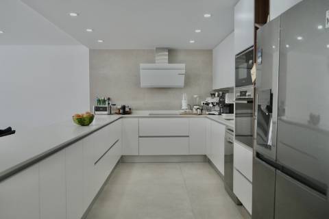Moradia de Luxo Isolada em Condomínio T3+2 - Manta Rota
