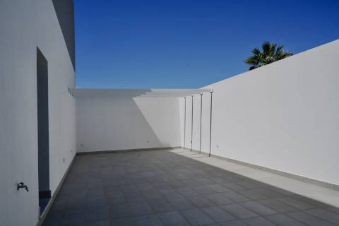 Moradia de Luxo Isolada em Condomínio T3+2 - Manta Rota