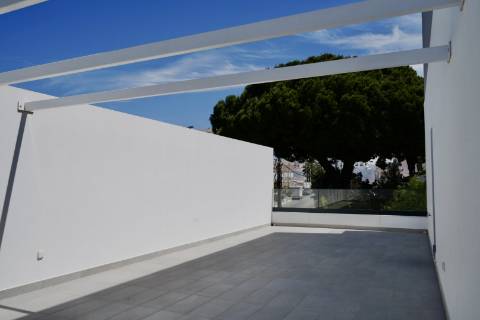 Moradia de Luxo Isolada em Condomínio T3+2 - Manta Rota