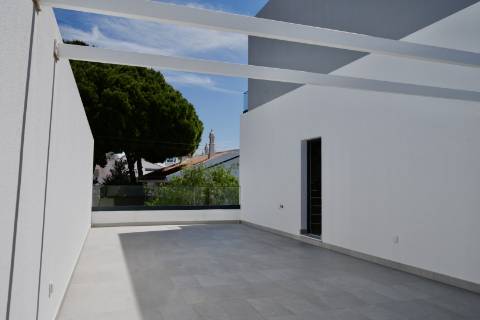 Moradia de Luxo Isolada em Condomínio T3+2 - Manta Rota