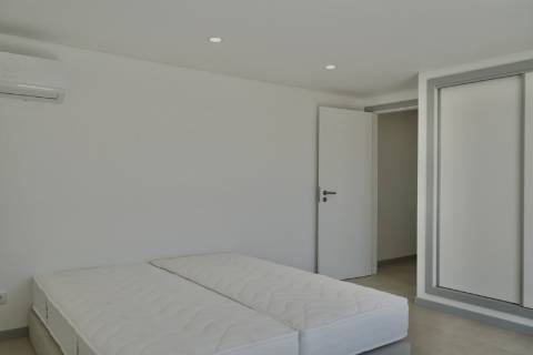 Moradia de Luxo Isolada em Condomínio T3+2 - Manta Rota