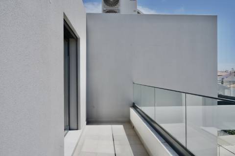 Moradia de Luxo Isolada em Condomínio T3+2 - Manta Rota