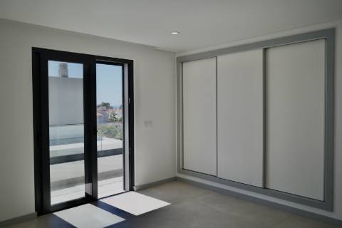 Moradia de Luxo Isolada em Condomínio T3+2 - Manta Rota