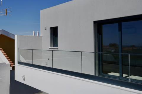Moradia de Luxo Isolada em Condomínio T3+2 - Manta Rota