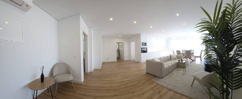 Apartamento T2 novo com garagem box no centro de Olhão.