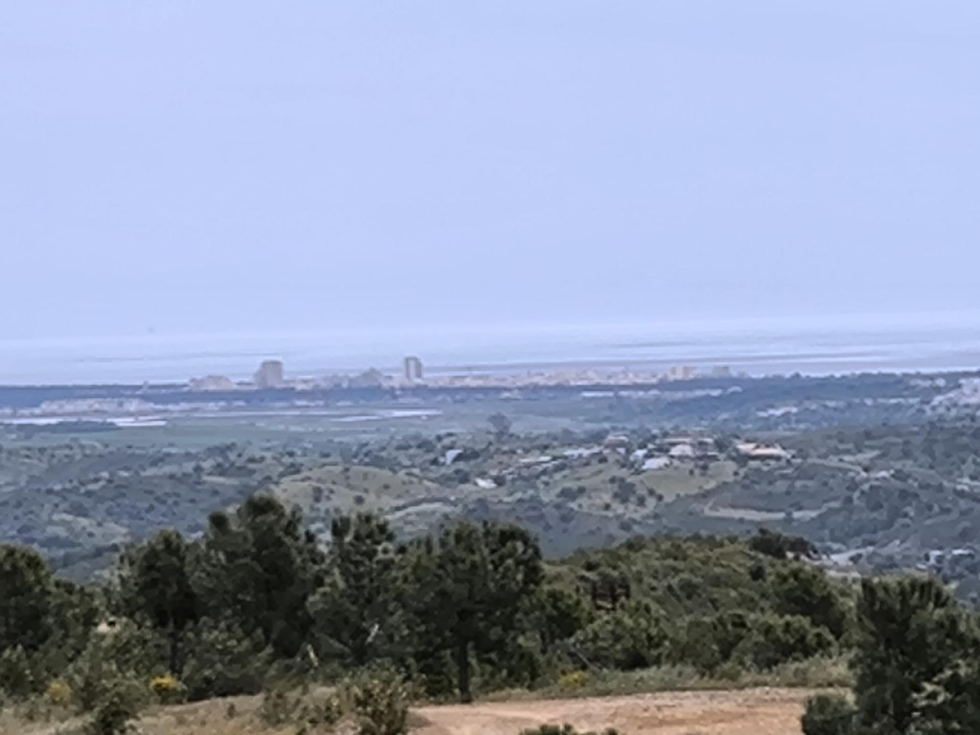 TERRENO COM 56.950 M2 - COM FURO - DEPOSITO DE ÁGUA - VISTA MAR - EM V. N. CACELA - VRSA - ALGARVE