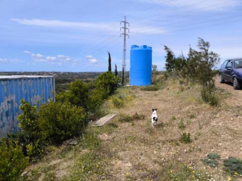 TERRENO COM 56.950 M2 - COM FURO - DEPOSITO DE ÁGUA - VISTA MAR - EM V. N. CACELA - VRSA - ALGARVE