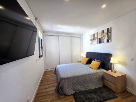 Apartamento T2 Novo com Garagem em Box e Elevador no Centro da Cidade - Excelente Localização e Acabamentos Modernos!
