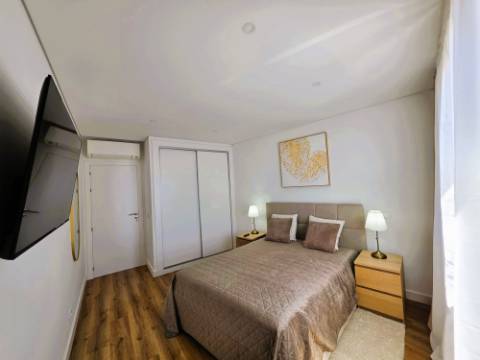 Apartamento T2 Novo com Garagem em Box e Elevador no Centro da Cidade - Excelente Localização e Acabamentos Modernos!