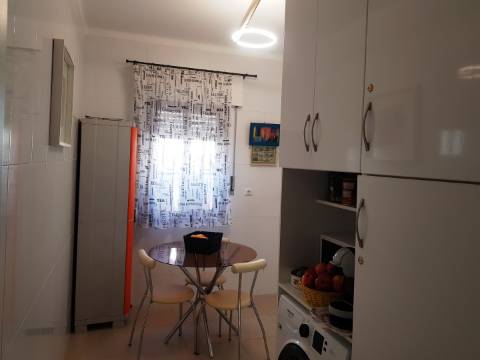 Apartamento para arrendamento de Outubro a Maio