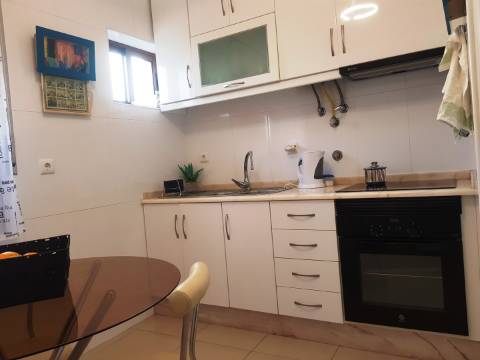 Apartamento para arrendamento de Outubro a Maio