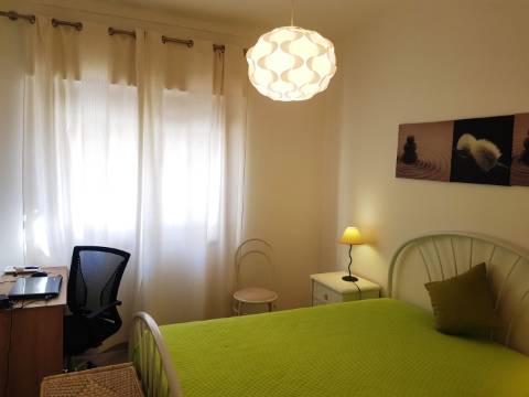 Apartamento para arrendamento de Outubro a Maio
