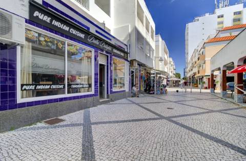 Excelente Oportunidade de Investimento | Snack-Bar Restaurante em Rua Pedonal no Coração de Monte Gordo