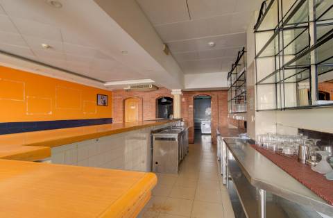 Excelente Oportunidade de Investimento | Snack-Bar Restaurante em Rua Pedonal no Coração de Monte Gordo